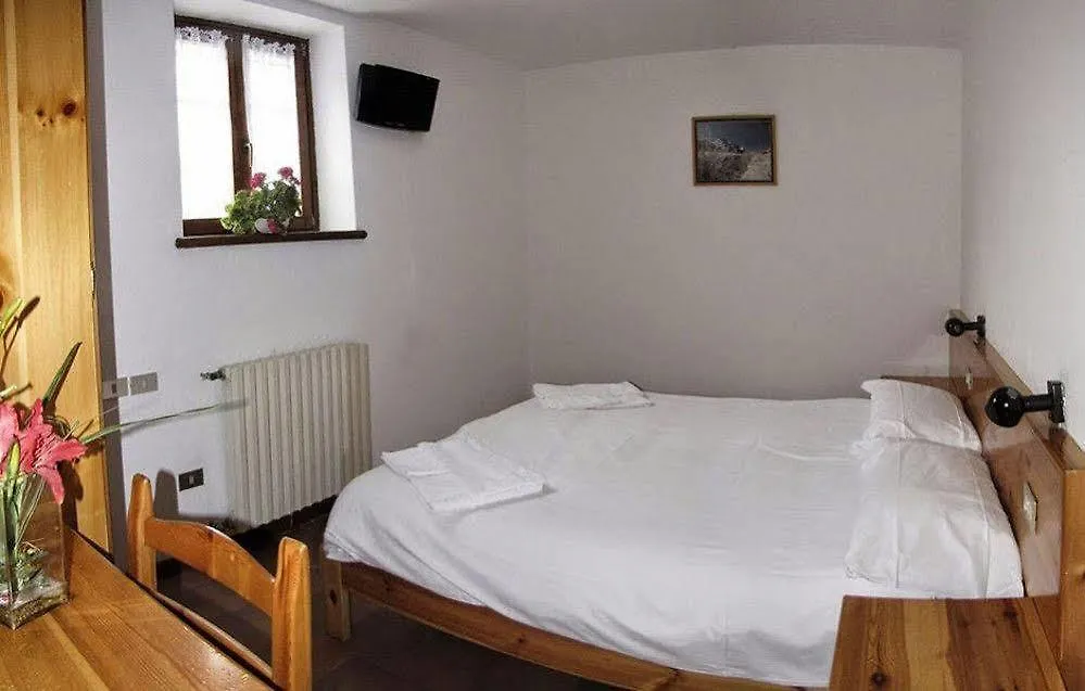 Casa Vacanze Ca' De Val Campodolcino Bed and breakfast
