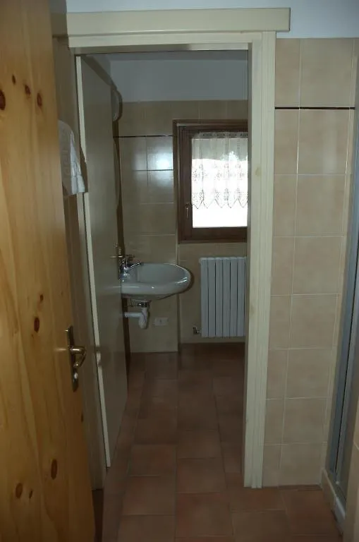 Casa Vacanze Ca' De Val Campodolcino 3*,