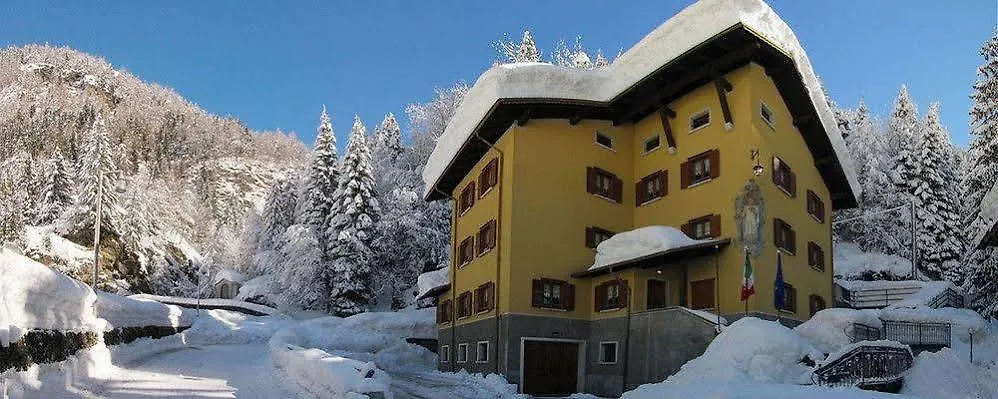 Casa Vacanze Ca' De Val Campodolcino 3*,