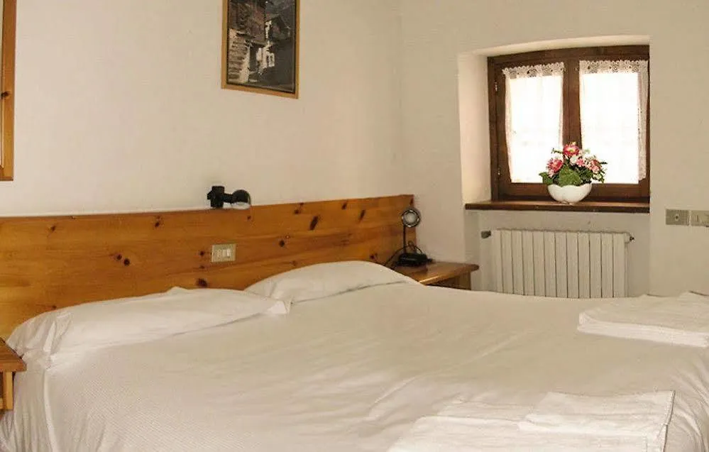 Casa Vacanze Ca' De Val Campodolcino Bed & Breakfast